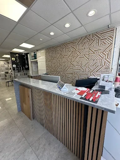 Design counter with samples at the Avanos showroom